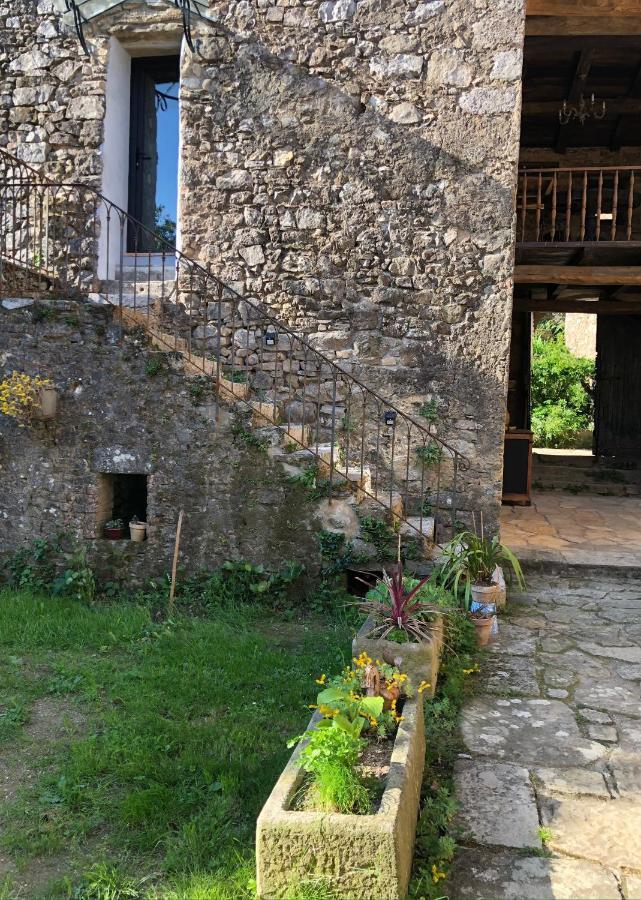 Avec Terrasse Dans Mas Historique Cevenol Apartment *